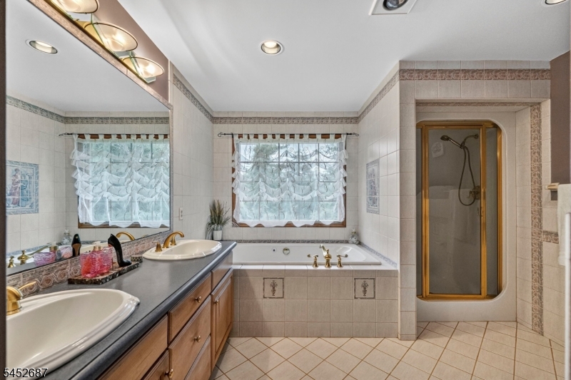 251 W Mountain Rd