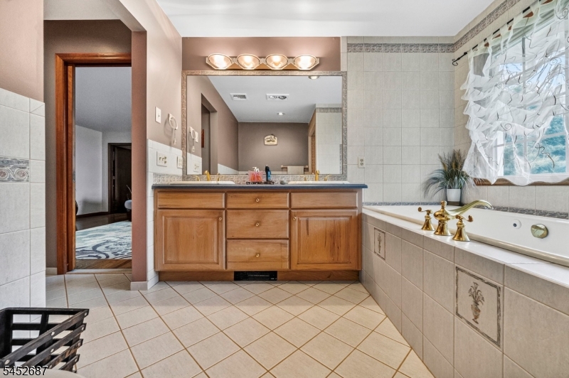 251 W Mountain Rd