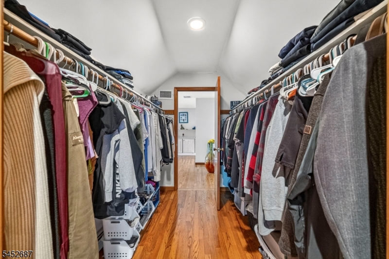 251 W Mountain Rd