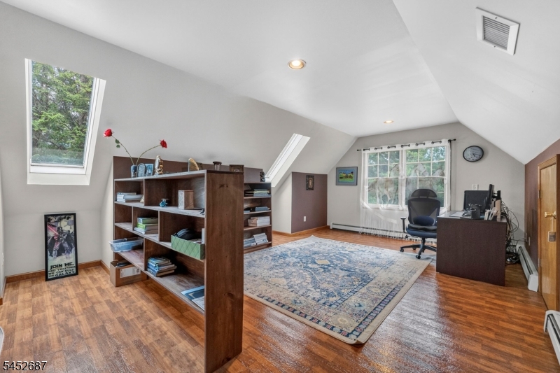 251 W Mountain Rd