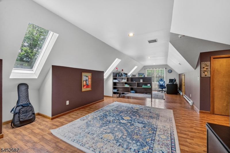 251 W Mountain Rd