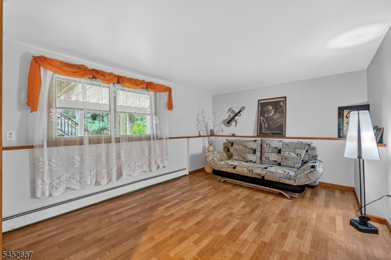 251 W Mountain Rd