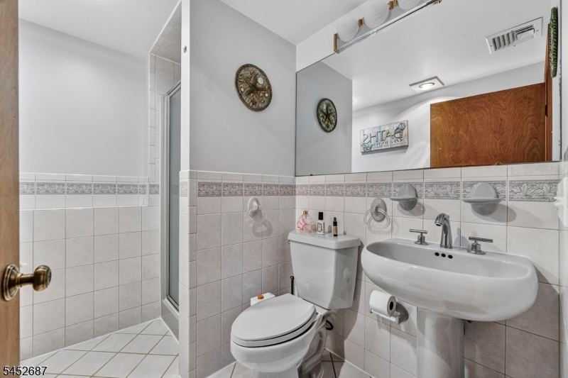251 W Mountain Rd