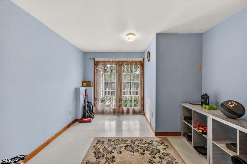 251 W Mountain Rd