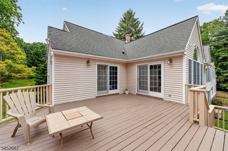 251 W Mountain Rd