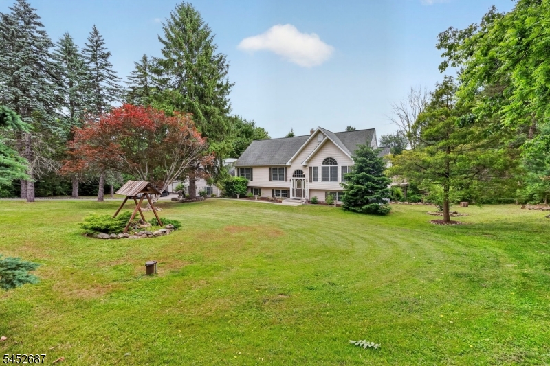 251 W Mountain Rd