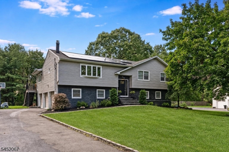 23 Douglas Dr