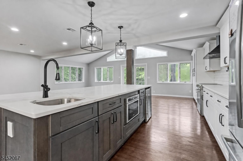 23 Douglas Dr