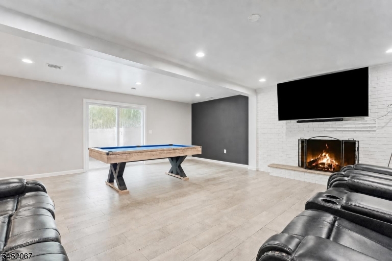 23 Douglas Dr