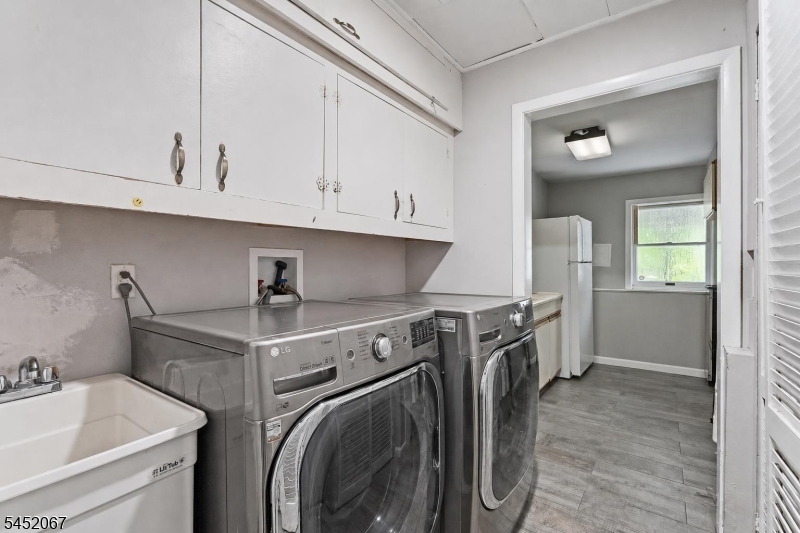 23 Douglas Dr