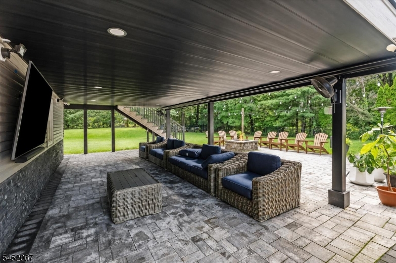 23 Douglas Dr