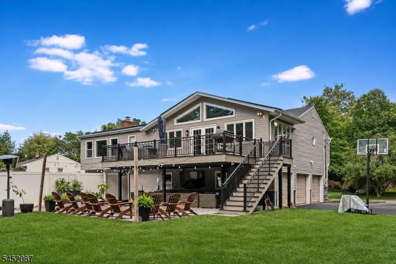 23 Douglas Dr