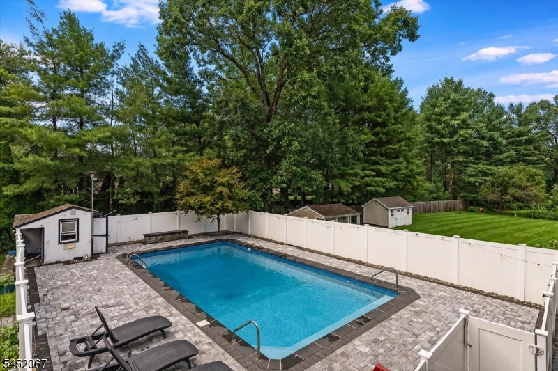 23 Douglas Dr