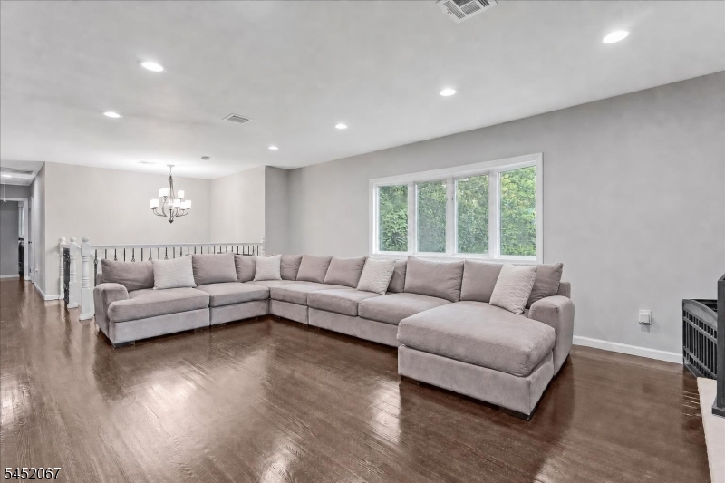 23 Douglas Dr