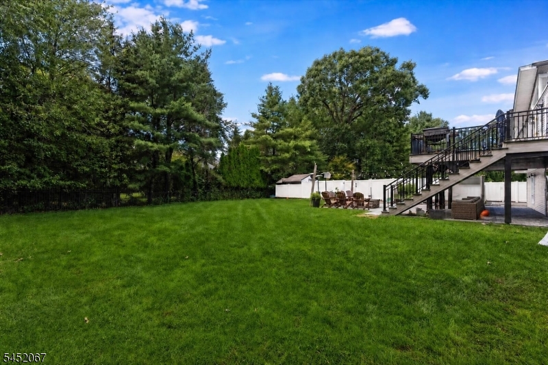 23 Douglas Dr