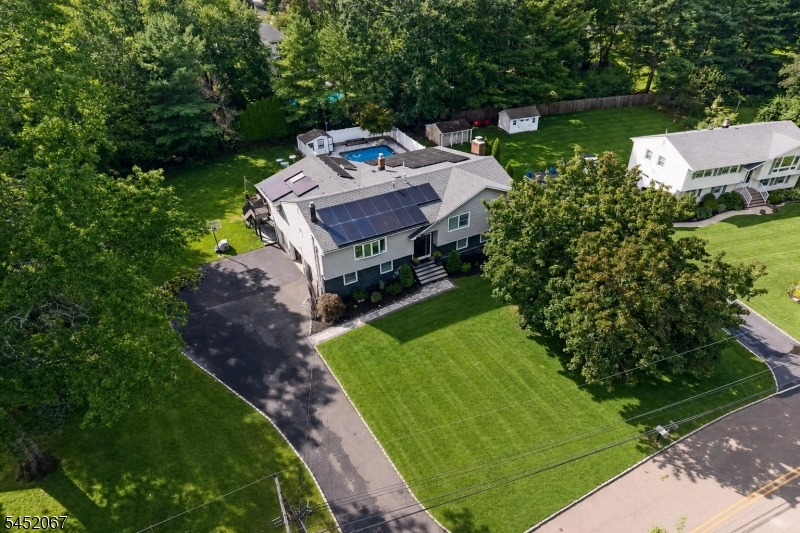 23 Douglas Dr