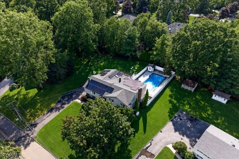 23 Douglas Dr