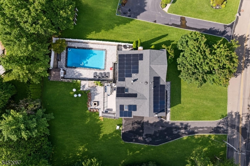 23 Douglas Dr