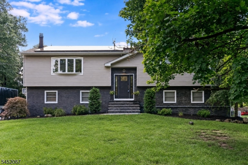 23 Douglas Dr