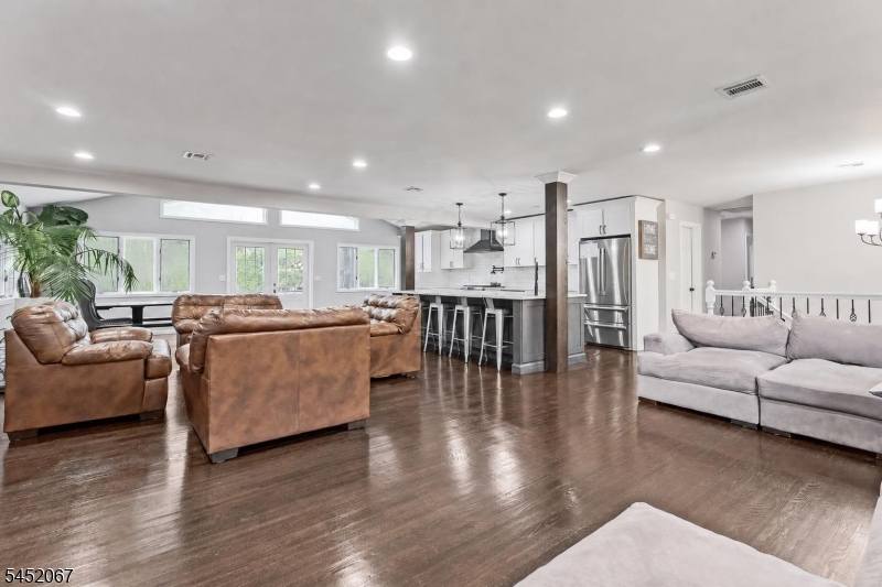 23 Douglas Dr