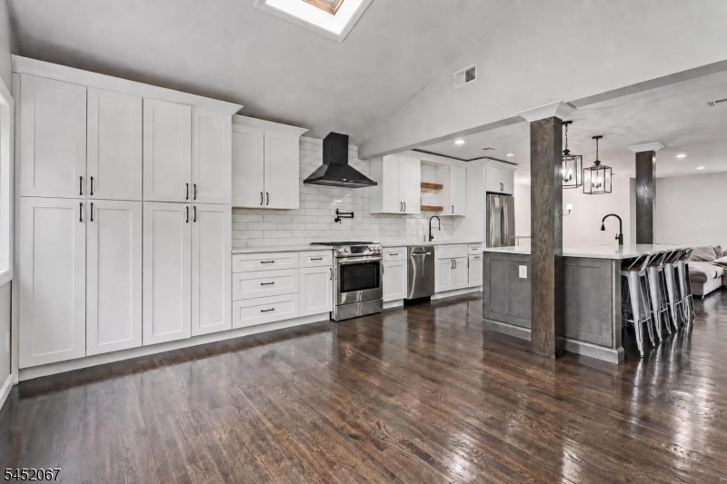 23 Douglas Dr