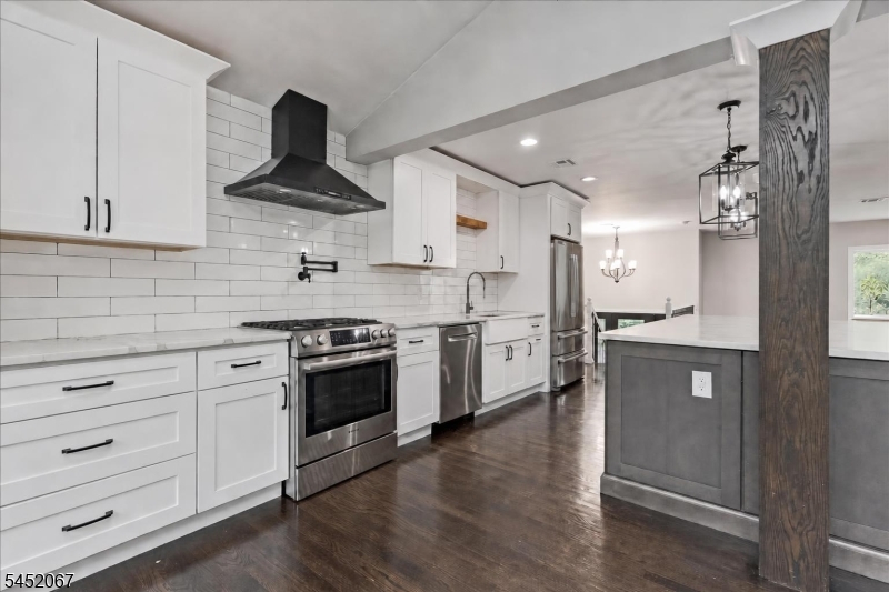 23 Douglas Dr
