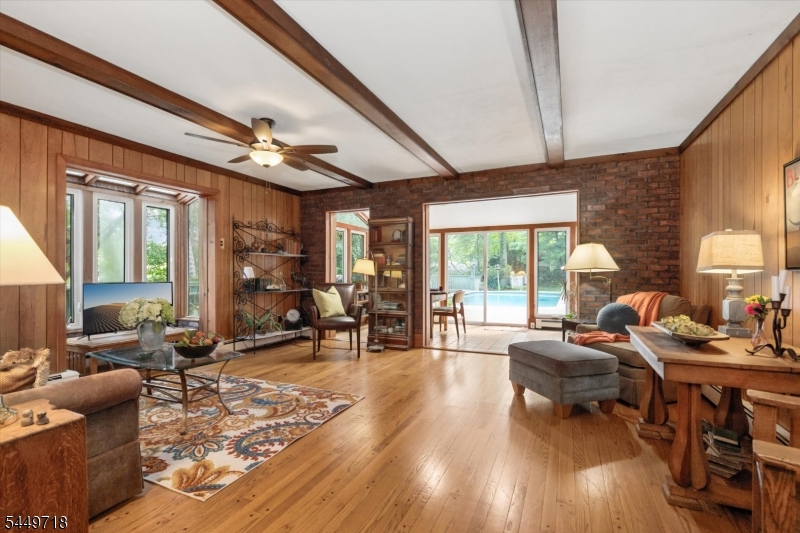 47 Fairview Ave