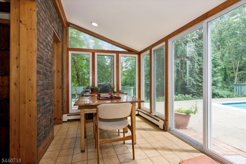 47 Fairview Ave