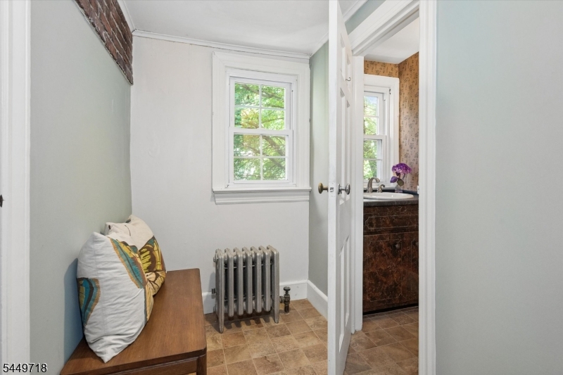 47 Fairview Ave