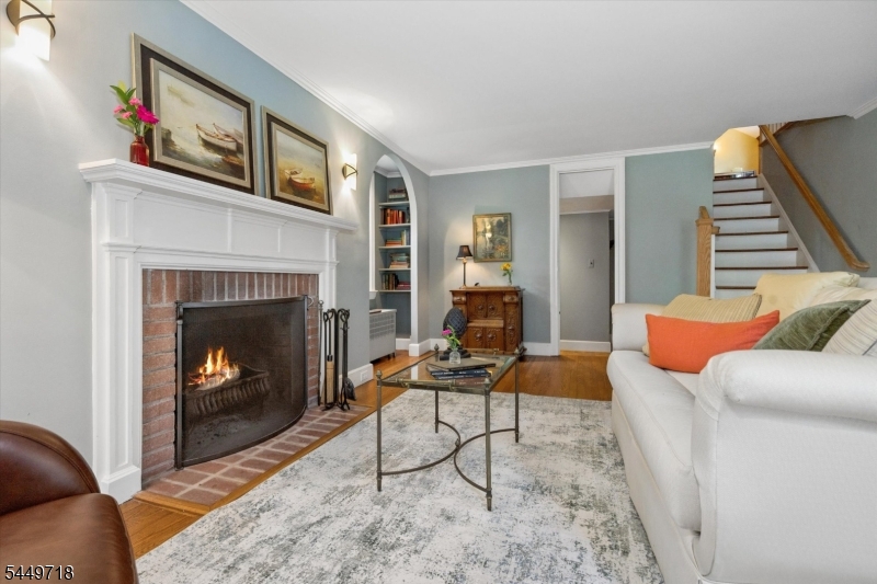 47 Fairview Ave