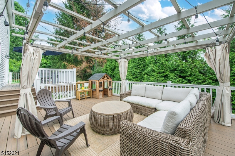8 SOUTHVIEW RD