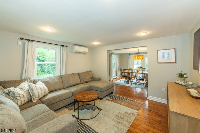 8 SOUTHVIEW RD