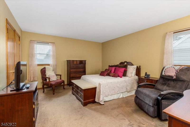 11 Landis Pl