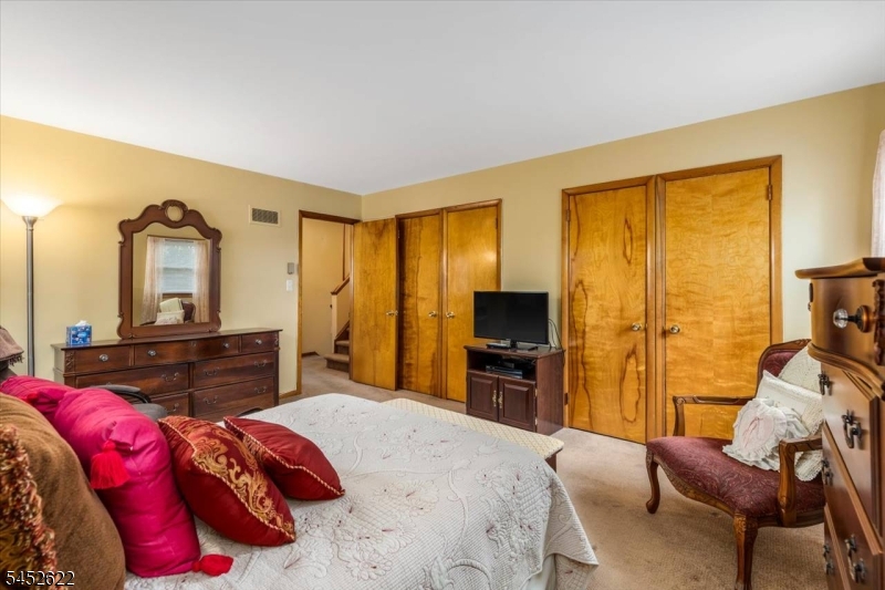 11 Landis Pl
