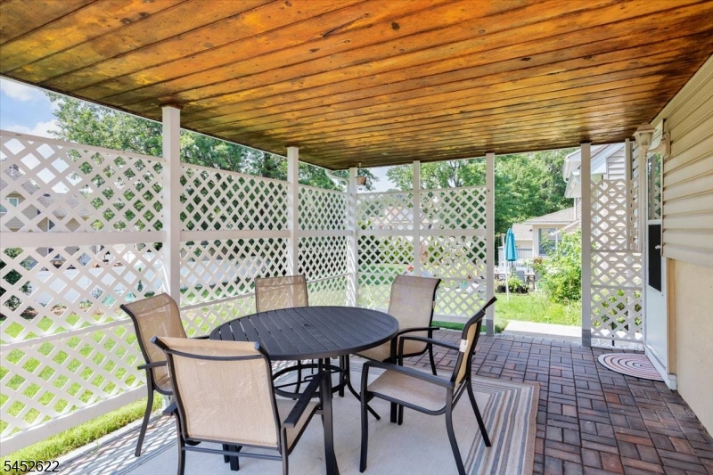 11 Landis Pl