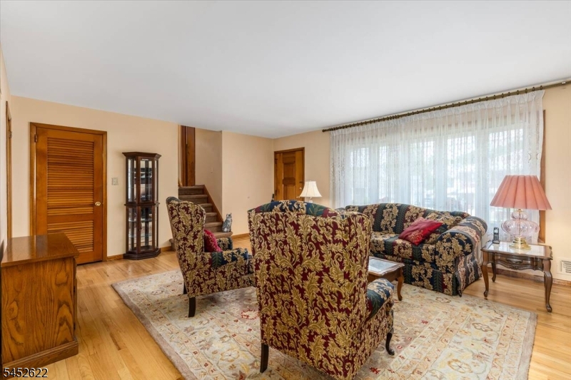 11 Landis Pl