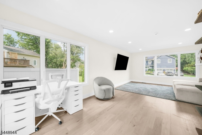17 Meadow Rd