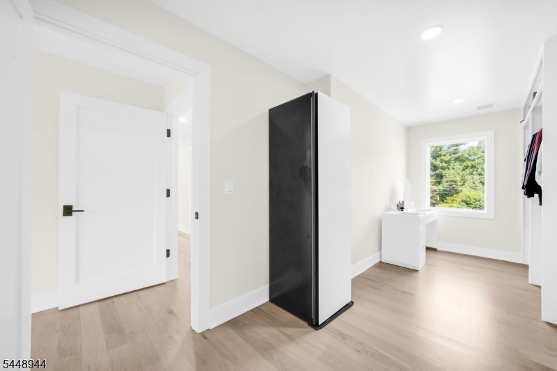 17 Meadow Rd