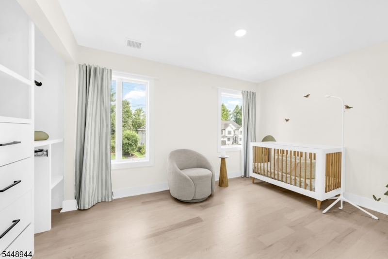 17 Meadow Rd