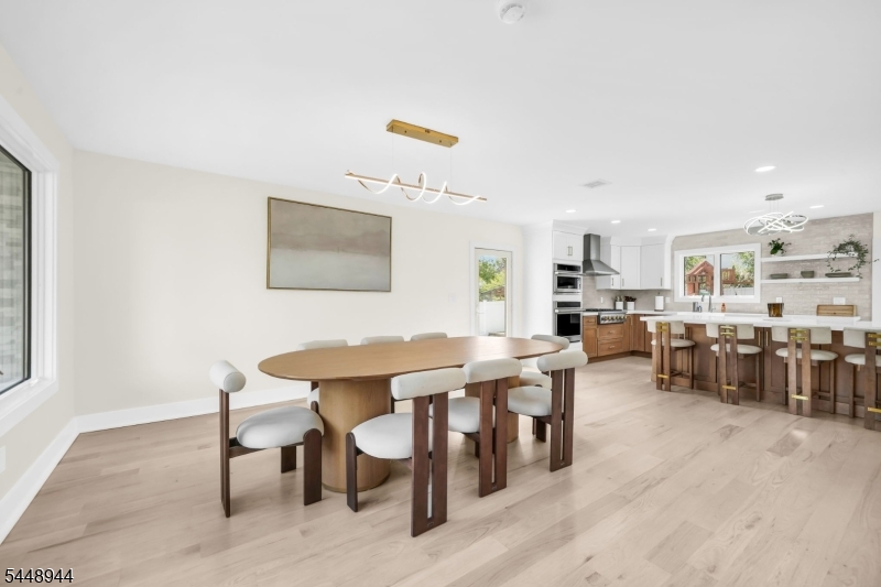 17 Meadow Rd