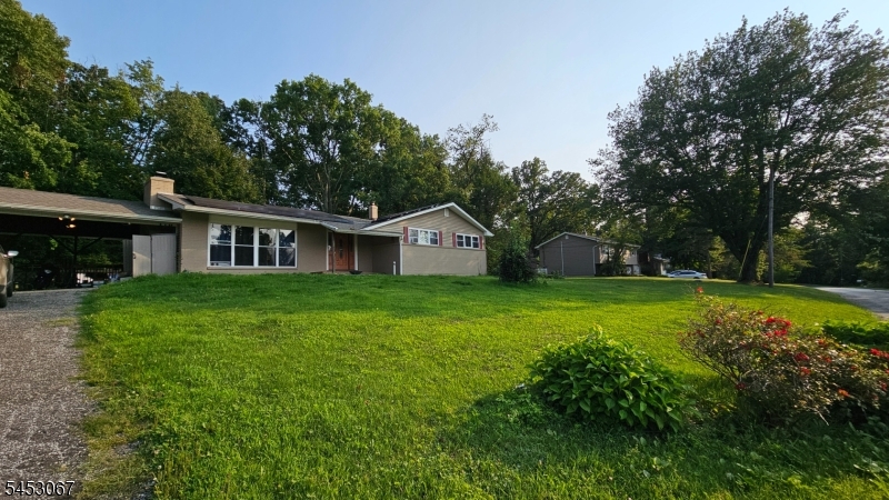 5 Woodland Trl