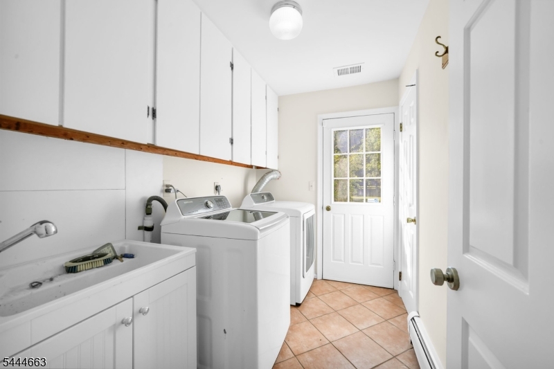 2 Chester Woods Dr