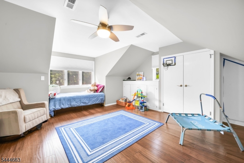2 Chester Woods Dr