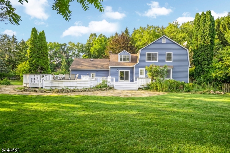 2 Chester Woods Dr