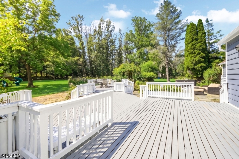 2 Chester Woods Dr