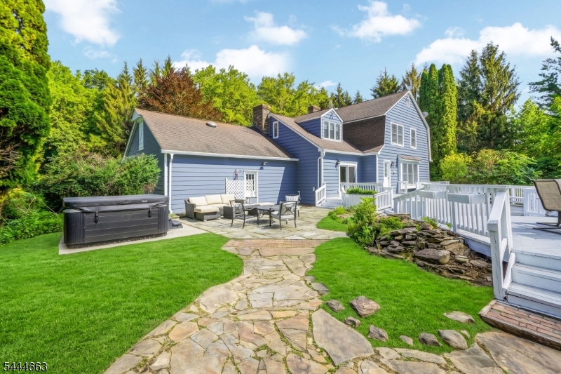 2 Chester Woods Dr