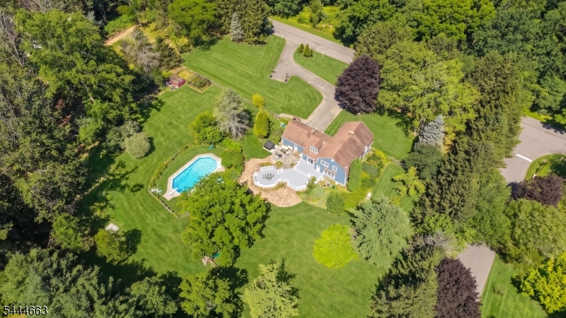 2 Chester Woods Dr