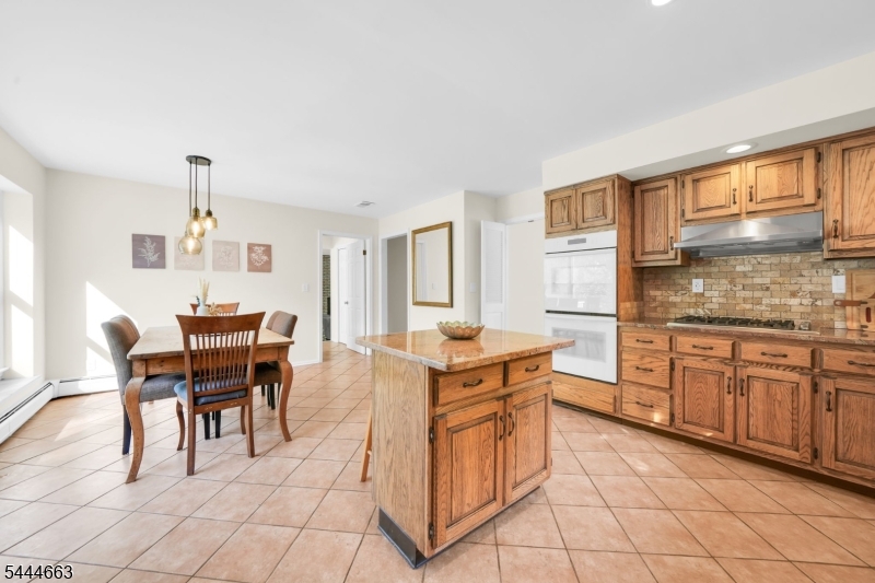 2 Chester Woods Dr