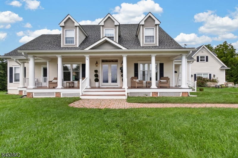 2 Glencree Ln