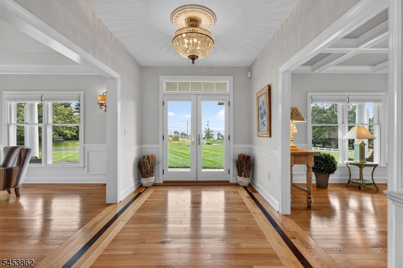 2 Glencree Ln